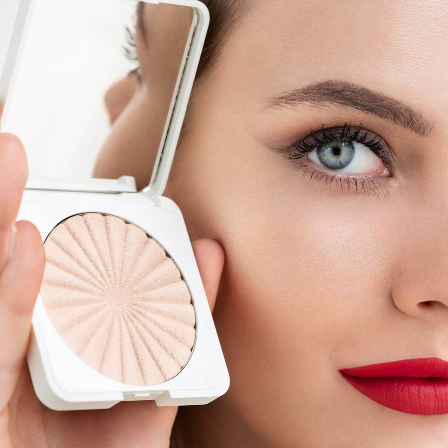 Illuminating Powder